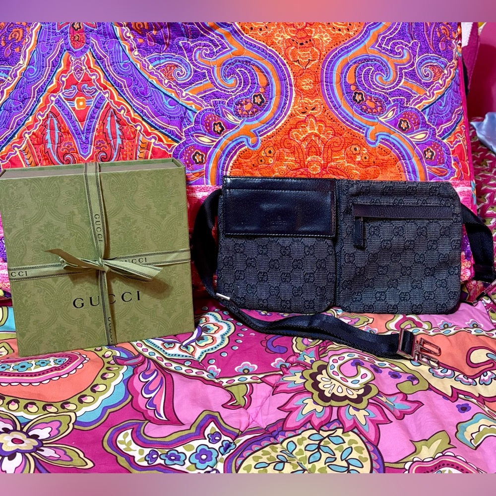 Forever Classic Gucci Black Double Pocket Belt Bag